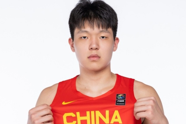 出场时间仅1分47秒！杨瀚森陷生涯低谷：四大挑战缠身，夜宵门真相曝光